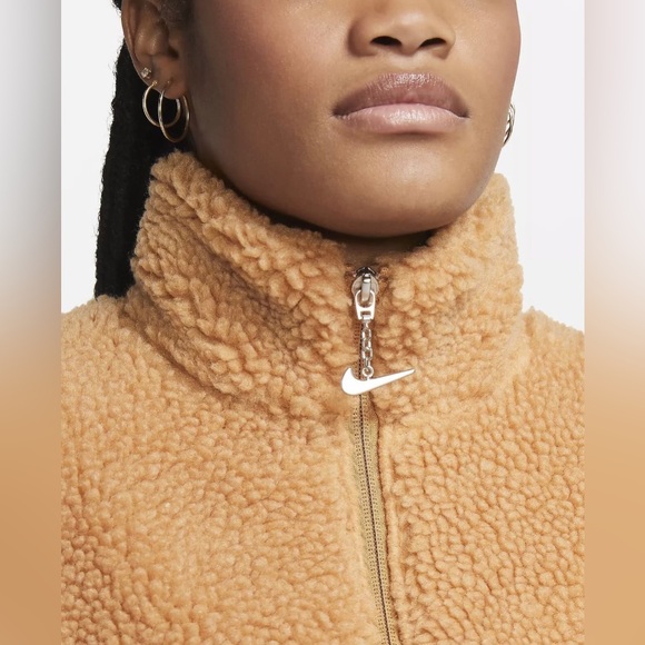 Nike Sportswear Swoosh Women's Jacket Sherpa Fleece Size Medium - Camel Brown - Picture 3 of 14